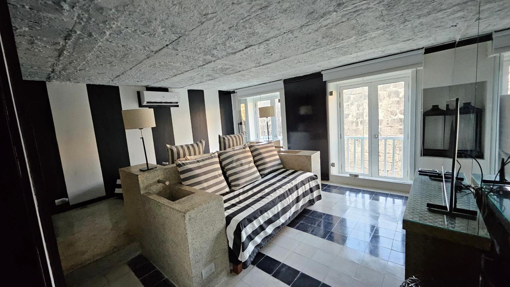 Apartamento Duplex Vista Al Mar Y Murallas Nuevo En La Ciudad Amurallada Lägenhet Cartagena Exteriör bild
