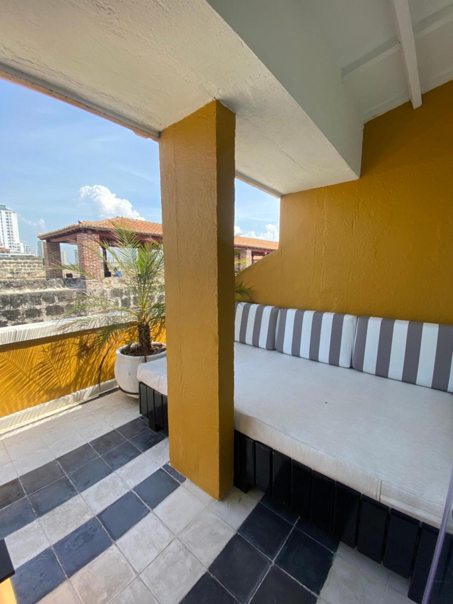 Apartamento Duplex Vista Al Mar Y Murallas Nuevo En La Ciudad Amurallada Lägenhet Cartagena Exteriör bild